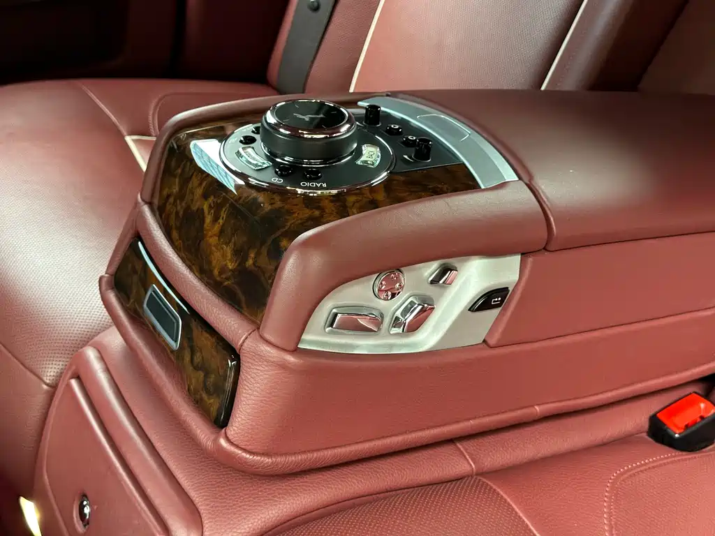 Rolls-Royce Ghost 2014 — фото 26
