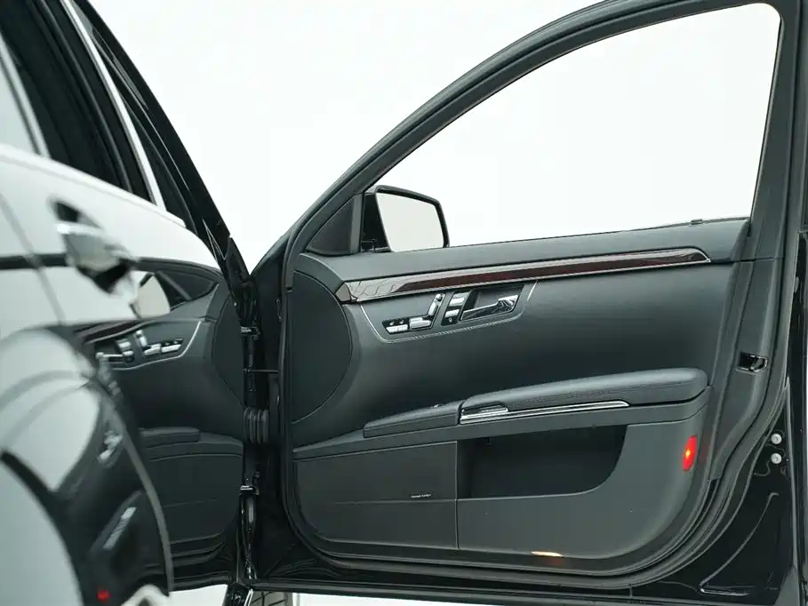 Mercedes-Benz S-Class 2011 — фото 26