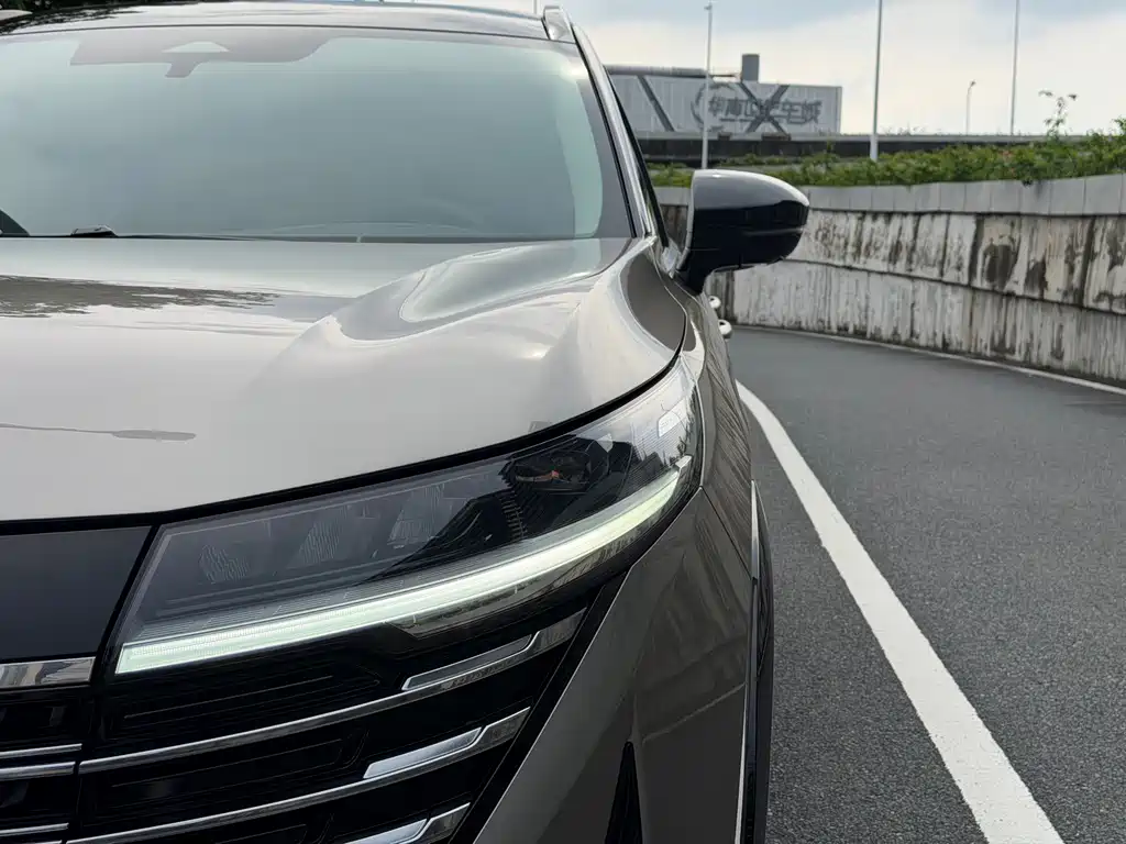 Nissan Teramont 2024