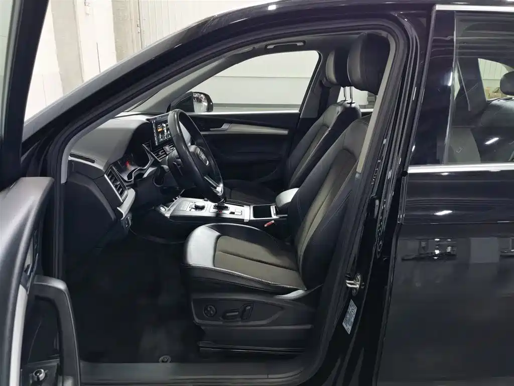 Audi Q5L 2021 — фото 10