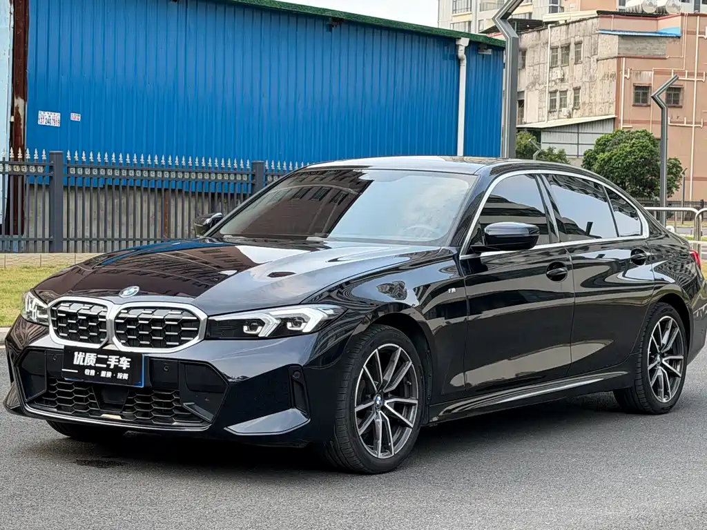 BMW 3 Series 2025 — фото 1