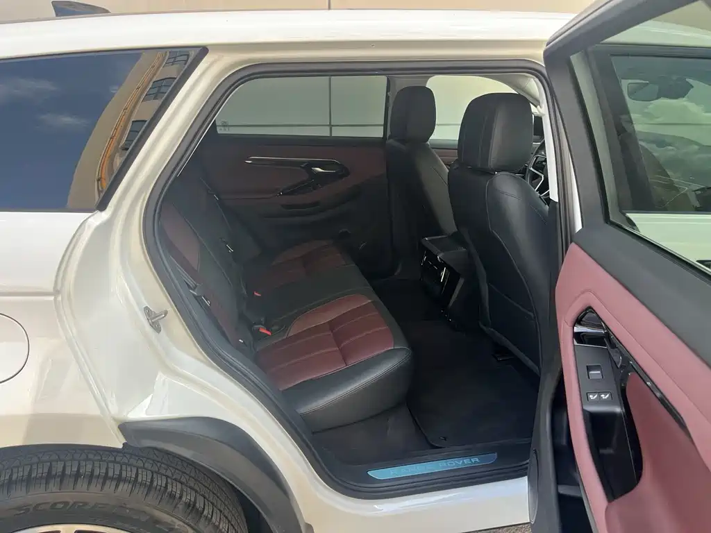 Land Rover Evoque PHEV 2023