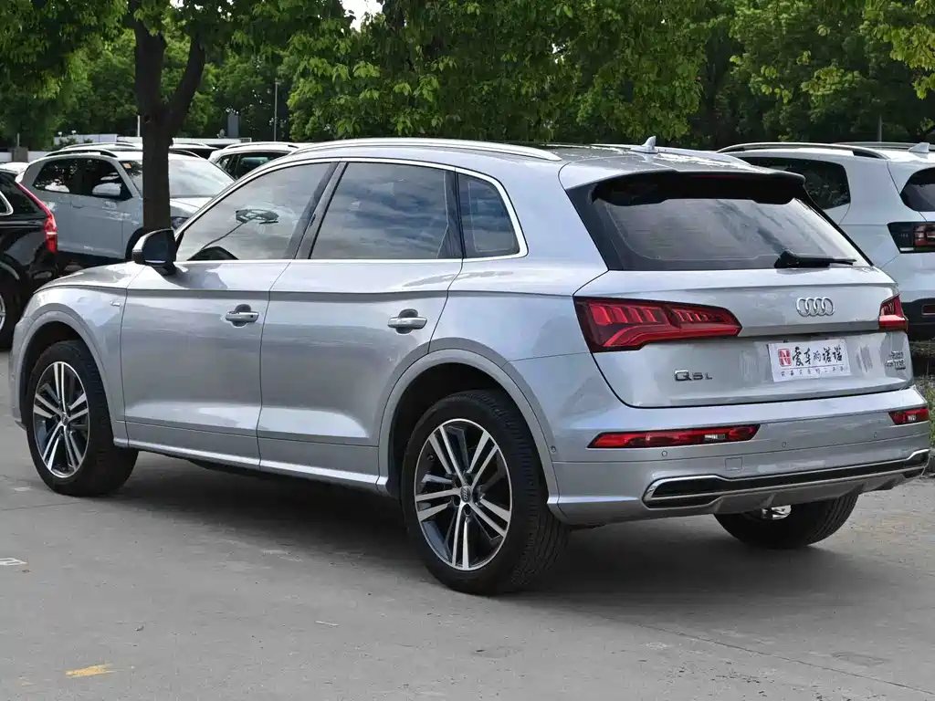 Audi Q5L 2020 — фото 3