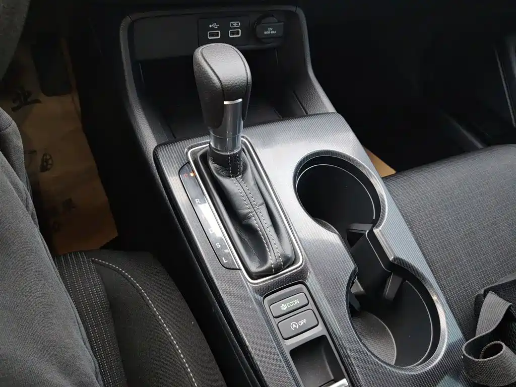 Honda Civic 2023 — фото 10