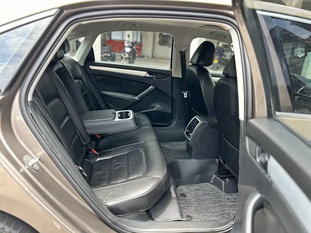 Volkswagen Passat 2015 — фото 22