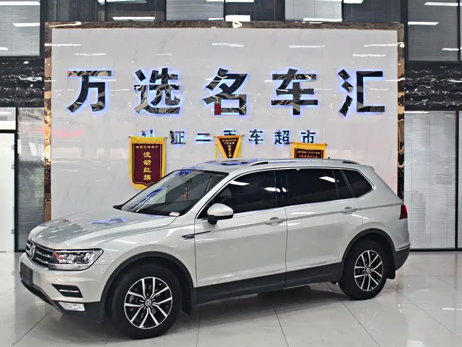 Volkswagen Tiguan L 2017 — фото 2