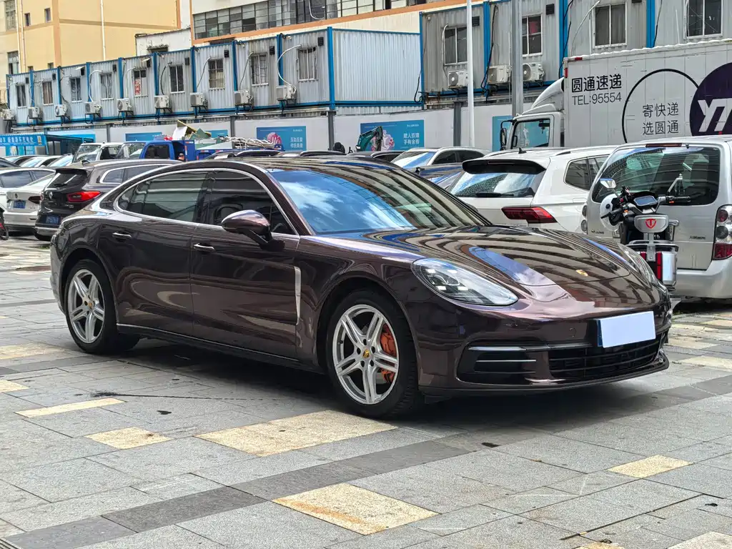 Porsche Panamera 2018 — фото 12