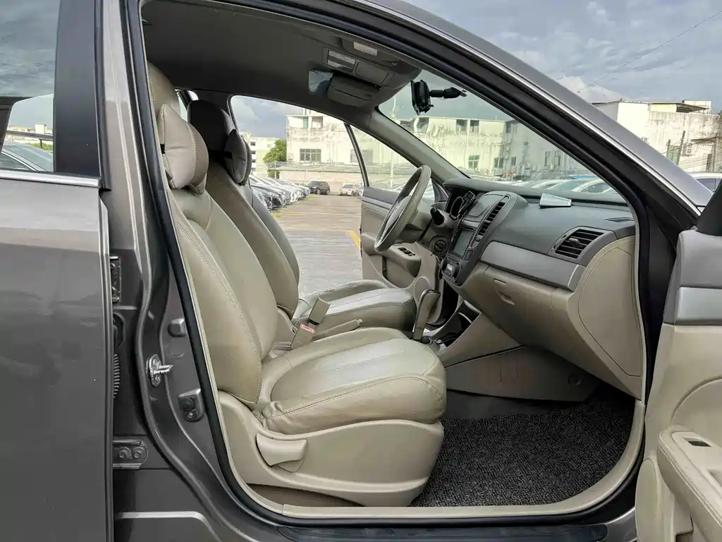 Nissan Sylphy 2015 — фото 8