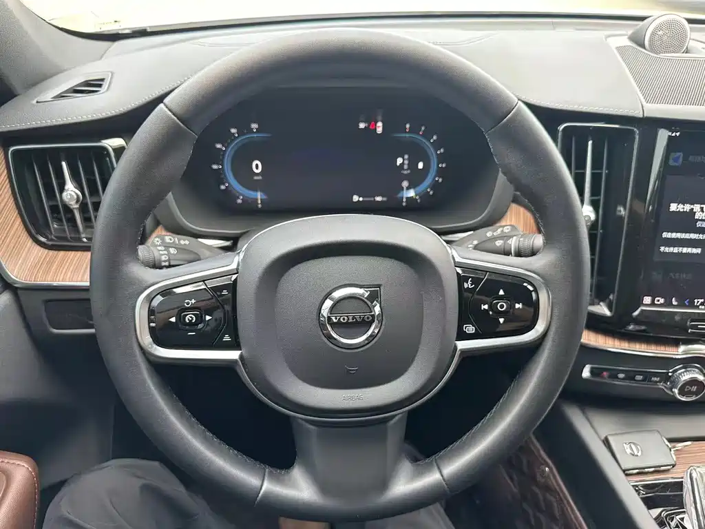 Volvo XC60 2023