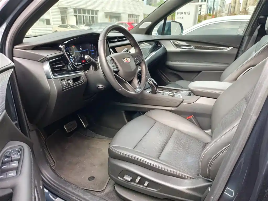 Cadillac XT6 2025 — фото 12