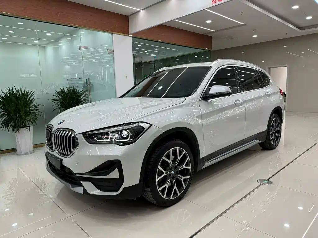 BMW X1 2021 — фото 1