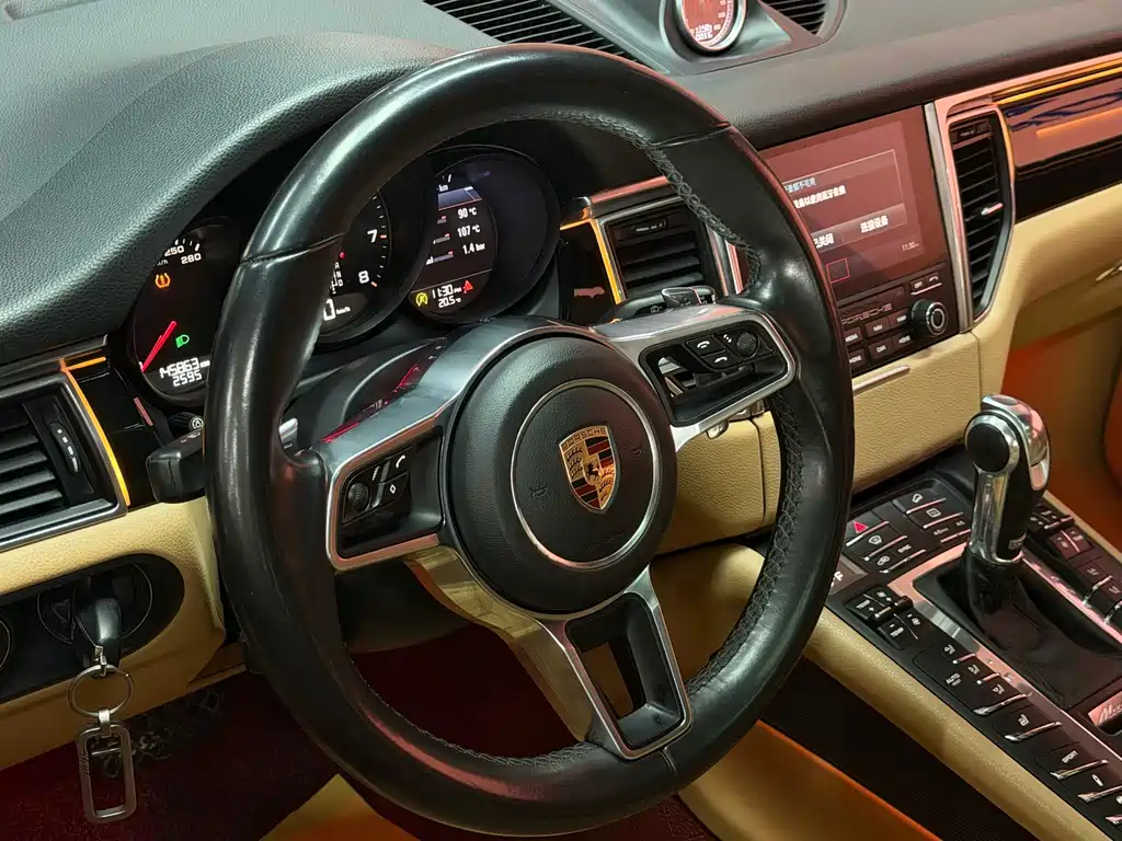 Porsche Macan 2016 — фото 9