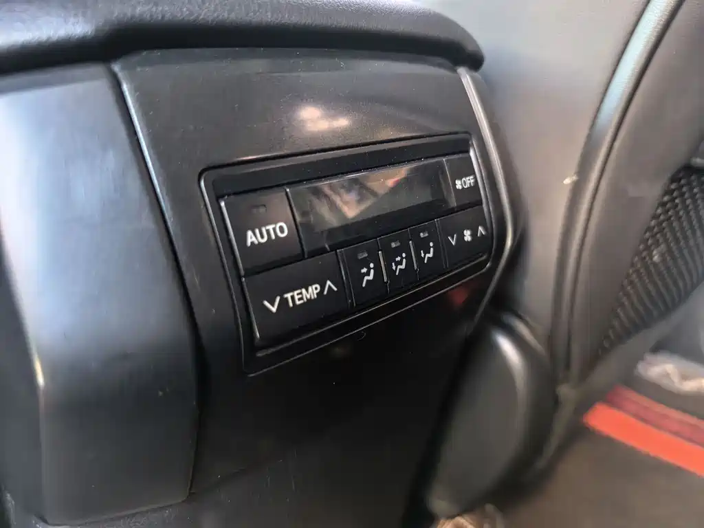 Toyota Prado 2016 — фото 16