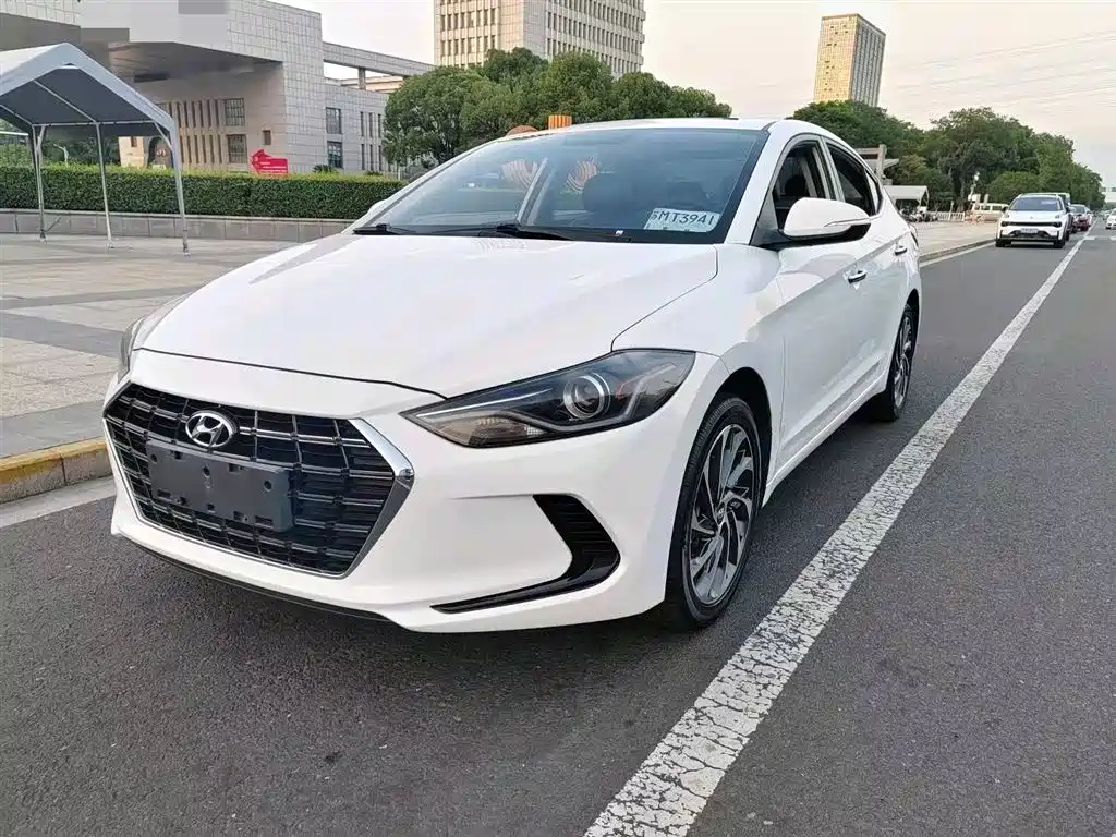 Hyundai Elantra 2020 — фото 2