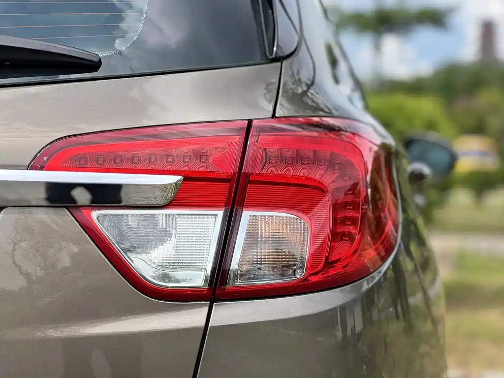 Buick Envision Plus 2017 — фото 20