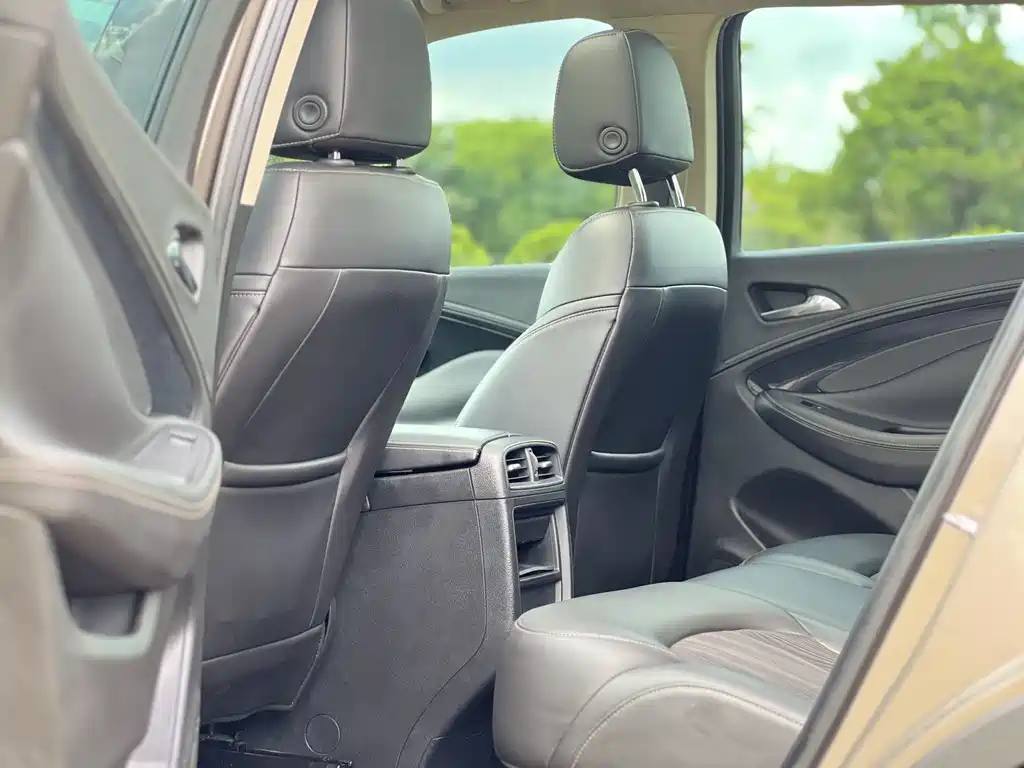 Buick Envision Plus 2017 — фото 11