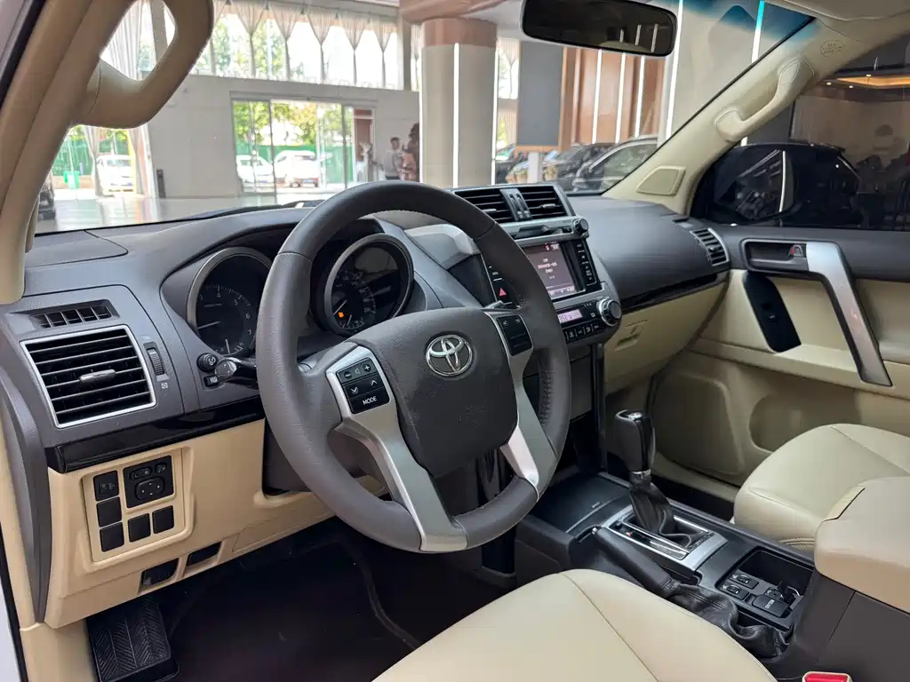 Toyota Prado 2017 — фото 10