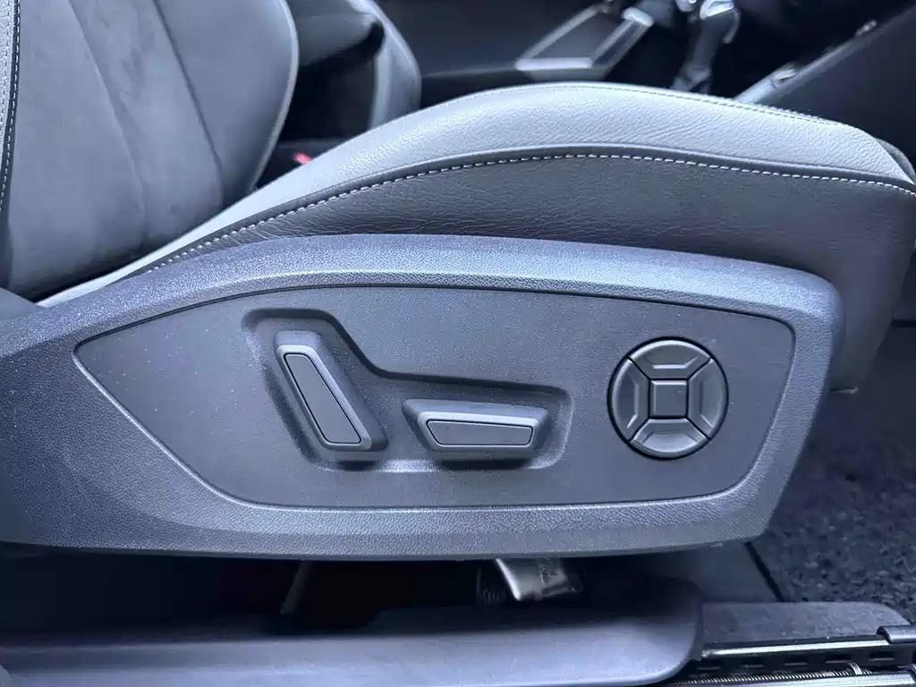Audi Q3 2023 — фото 17