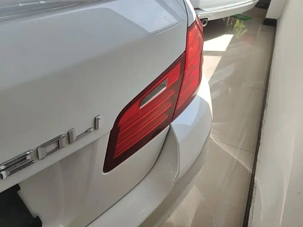BMW 5 Series 2015 — фото 8