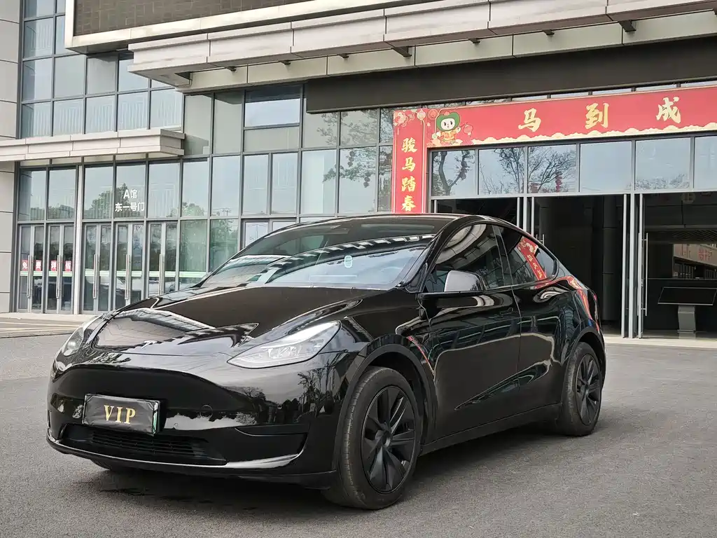 Tesla Model Y 2023 — фото 1
