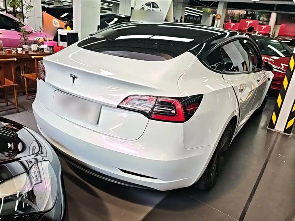 Tesla Model 3 2022 — фото 7