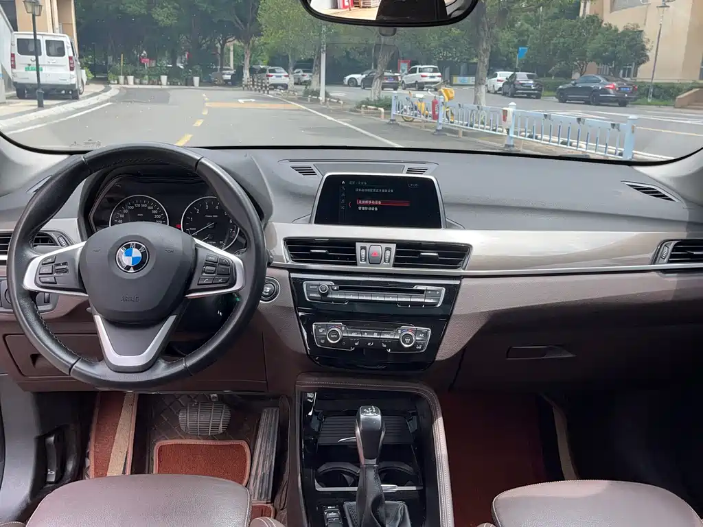 BMW X1 2017 — фото 9