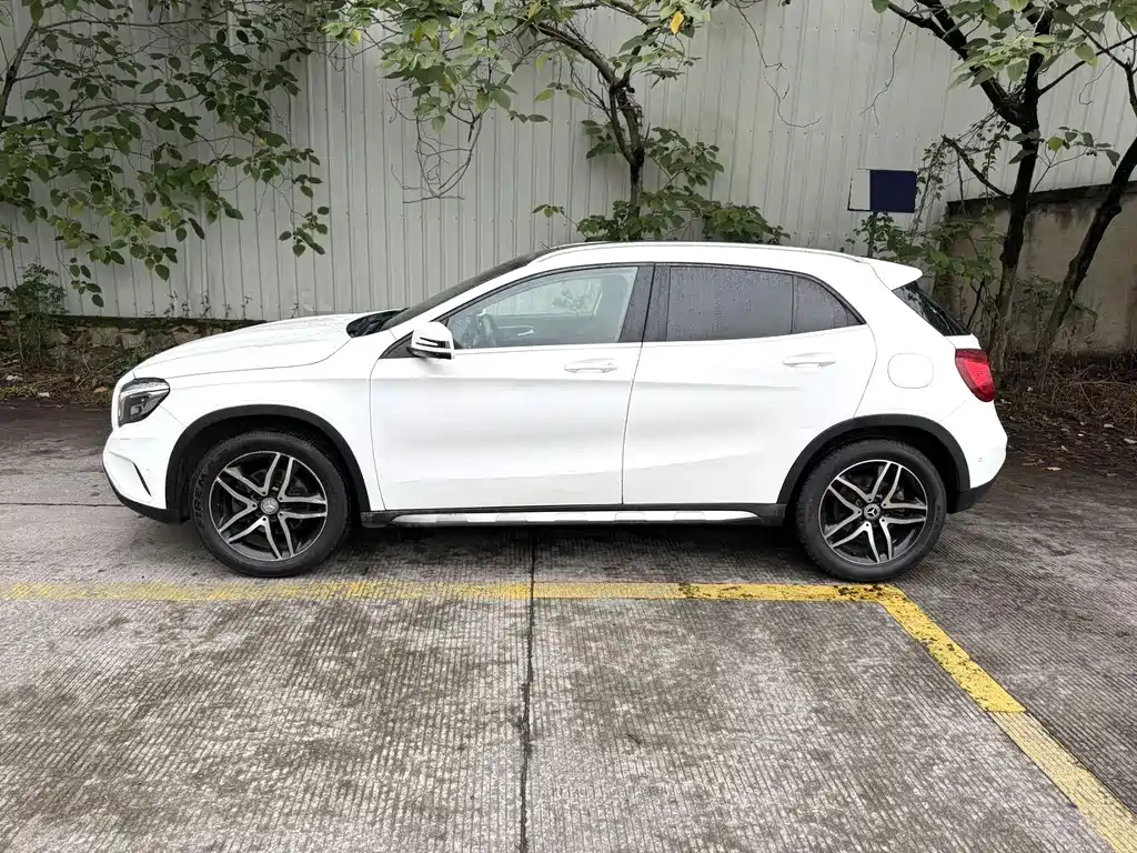 Mercedes-Benz GLA 2016