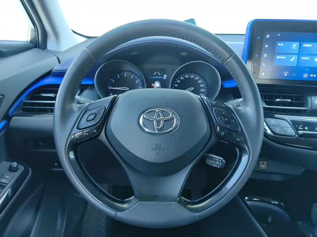 Toyota C-HR 2023 — фото 8