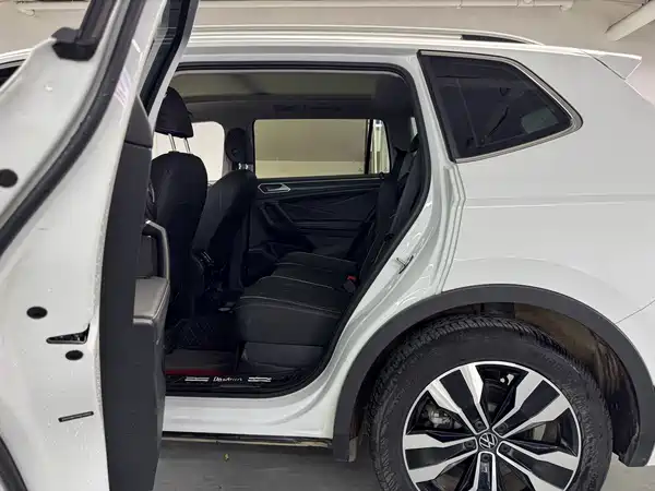 Volkswagen Tiguan L 2023