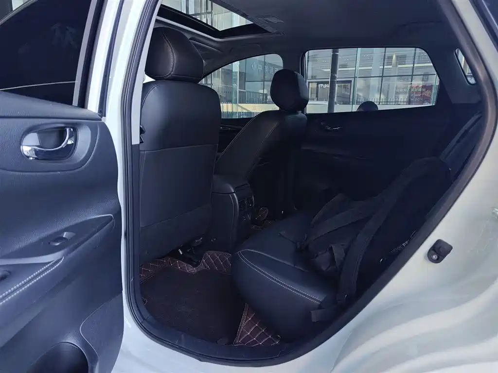 Nissan Tiida 2023 — фото 17
