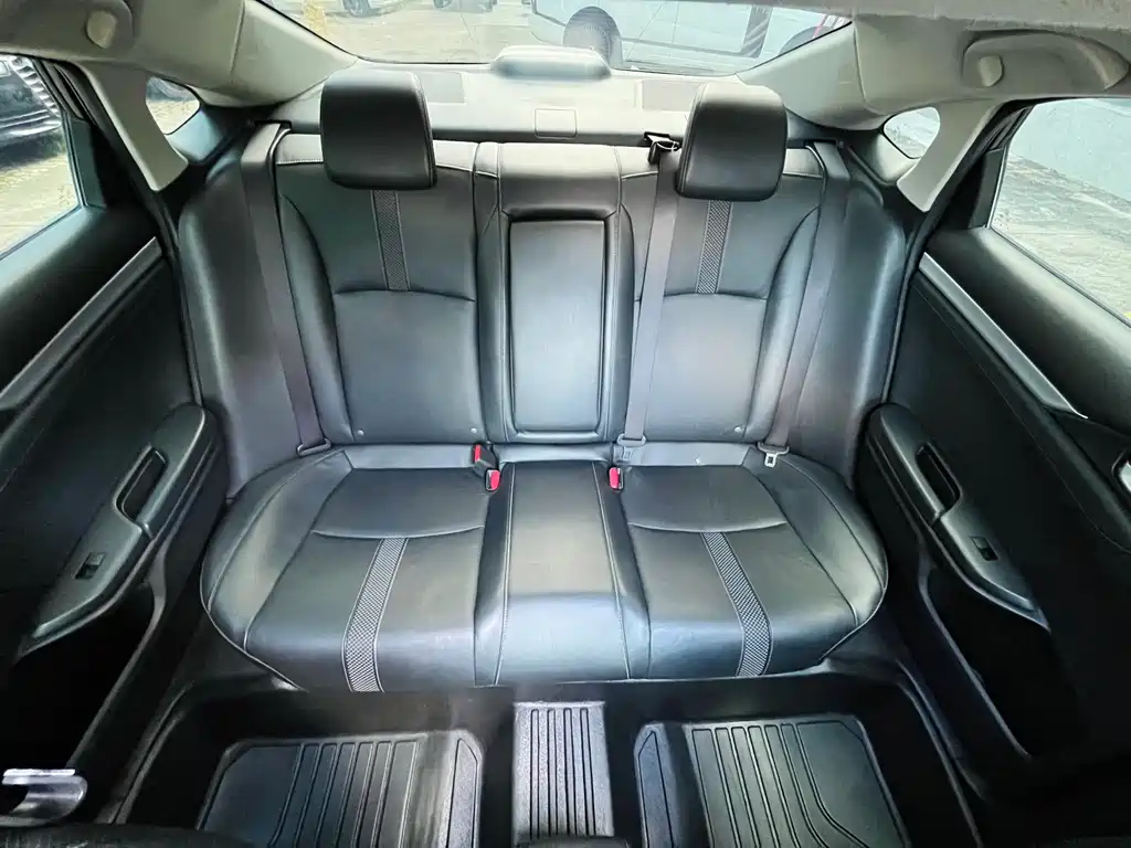 Honda Civic 2020 — фото 17