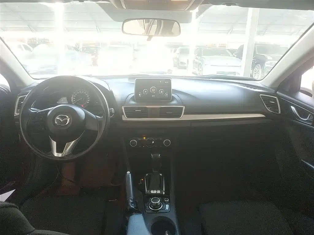 Mazda 3 Axela 2016 — фото 6