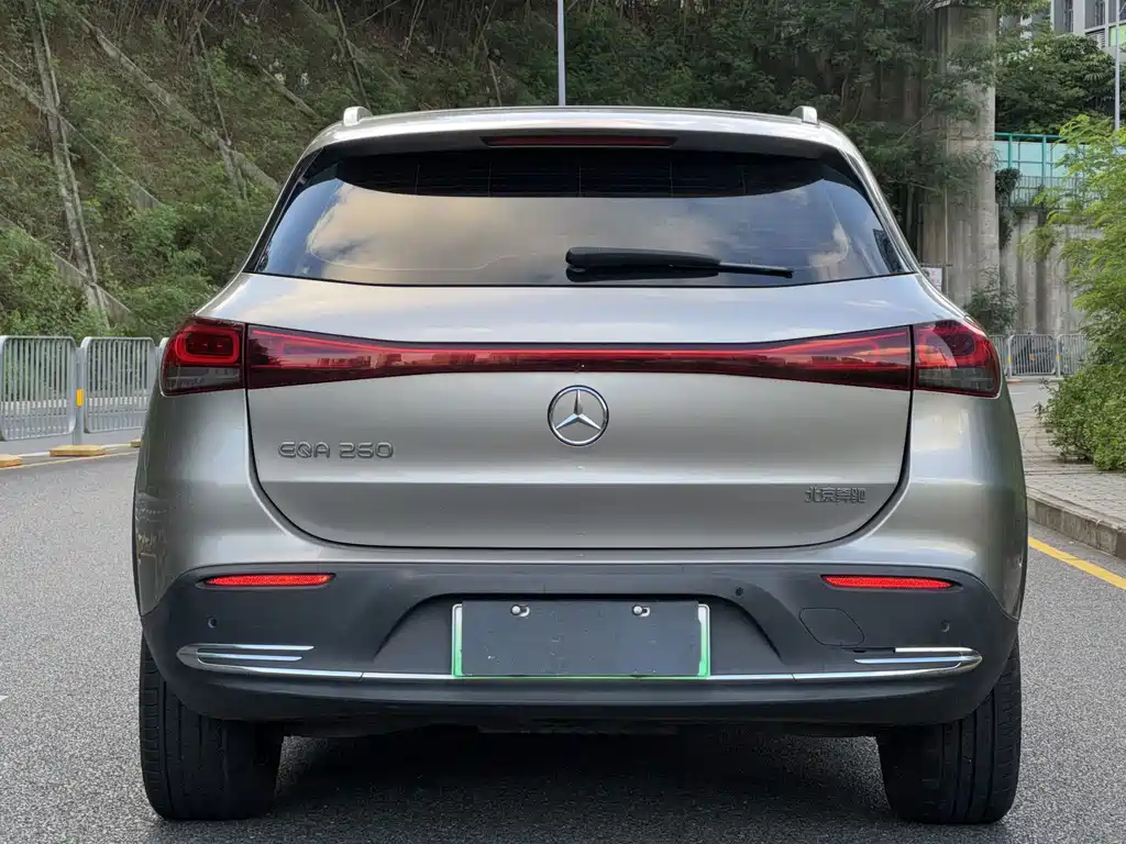 Mercedes-Benz EQA 2023 — фото 13
