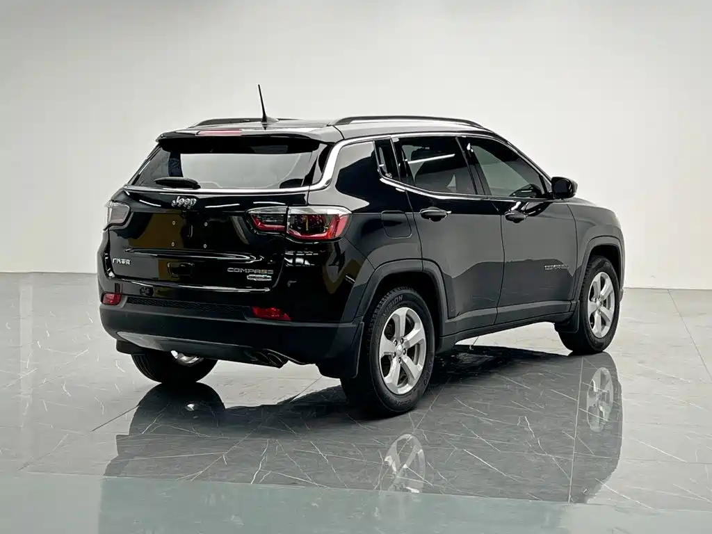 Jeep Compass 2017 — фото 6