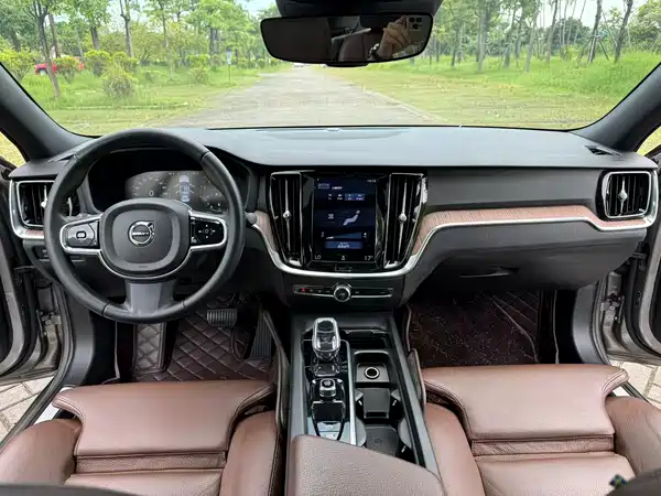 Volvo S60 2021