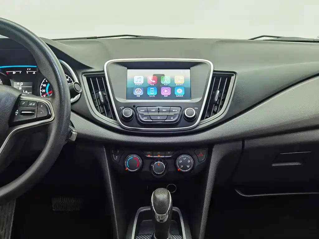 Chevrolet Cavalier 2017 — фото 12