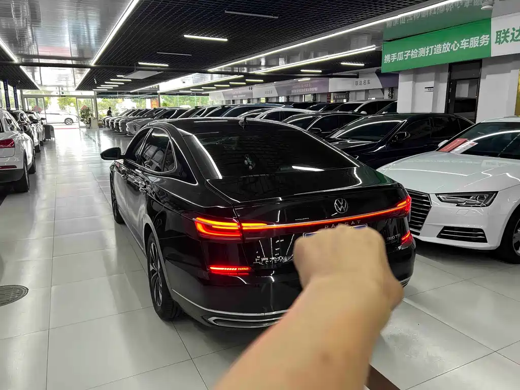 Volkswagen Passat 2023