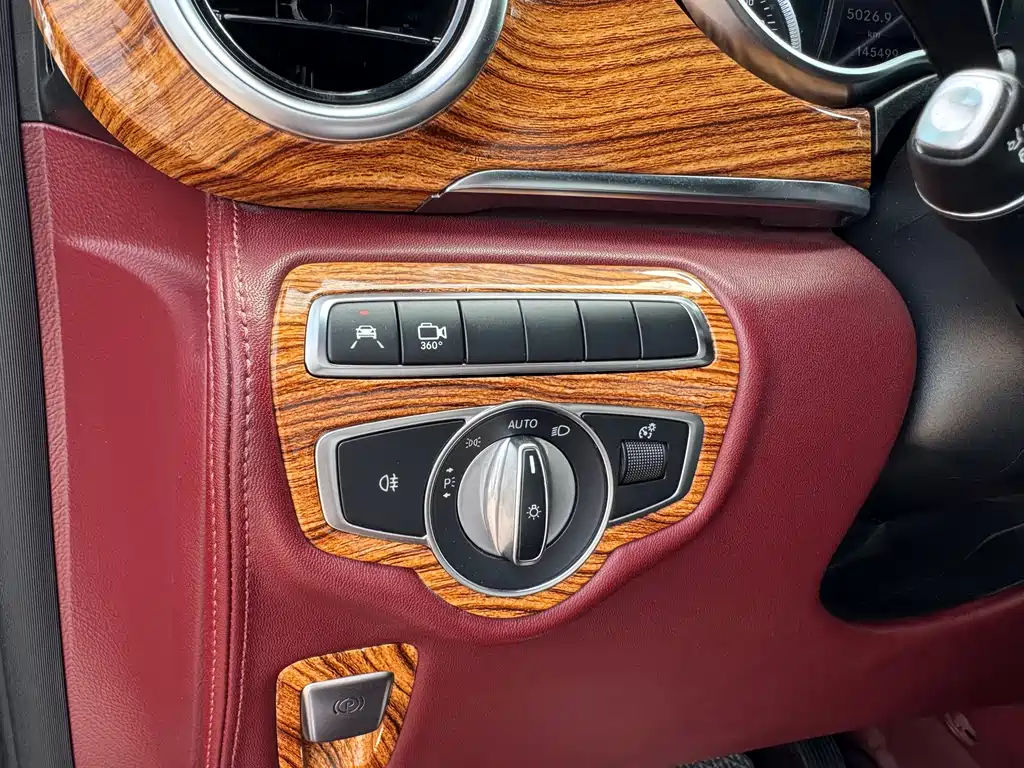 Mercedes-Benz V-Class 2019 — фото 22