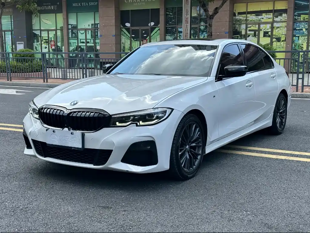 BMW 3 Series 2019 — фото 1