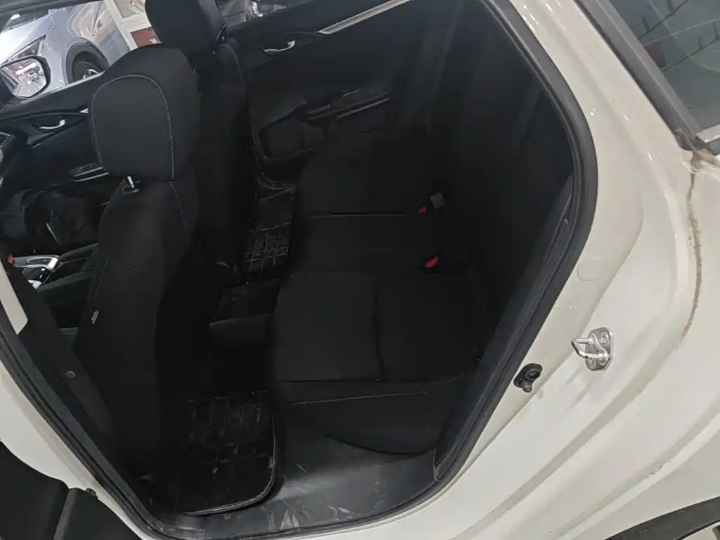 Honda Civic 2019 — фото 17