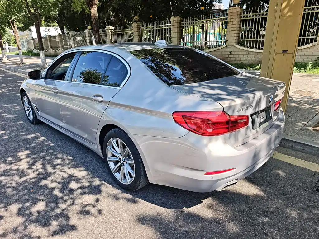 BMW 5 Series 2017 — фото 4