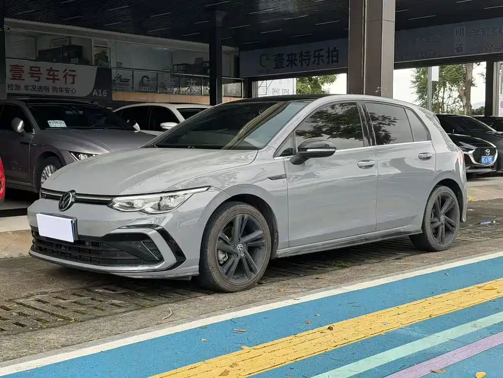 Volkswagen Golf 2021