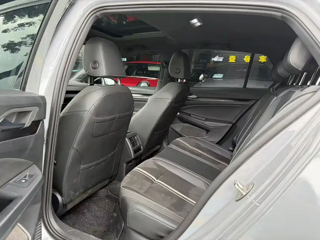 Volkswagen Golf 2021