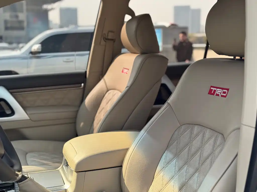 Toyota Land Cruiser 2019 — фото 4