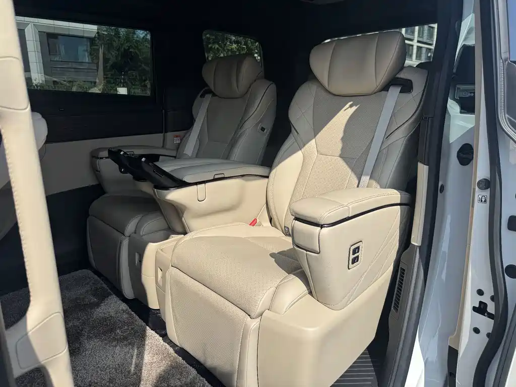 Toyota Alphard 2025 — фото 12