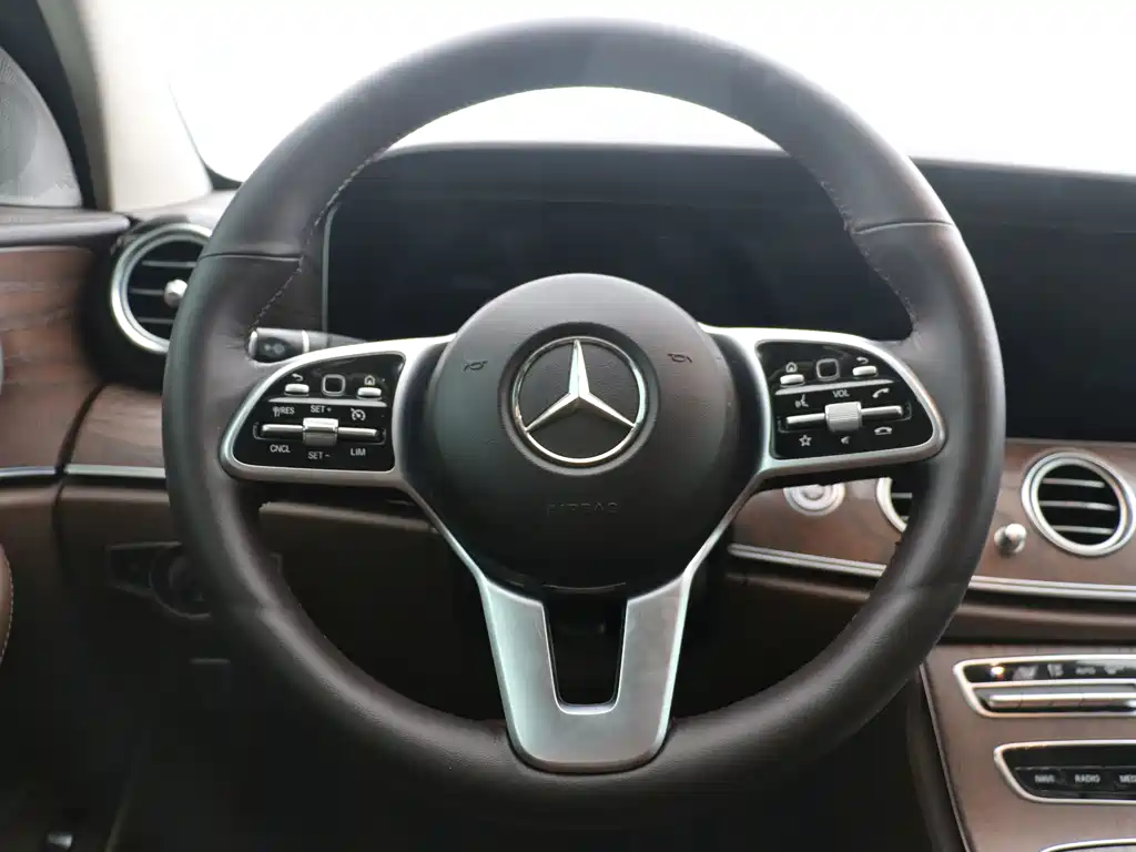 Mercedes-Benz E-Class 2018 — фото 5