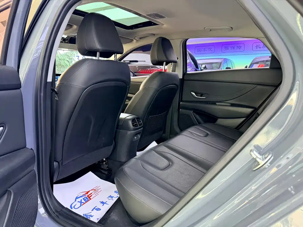 Hyundai Elantra 2022