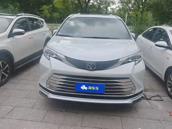 Toyota Sienna 2024