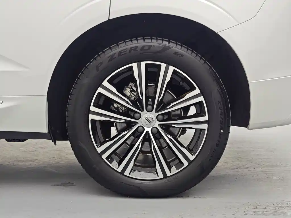 Volvo XC60 2021 — фото 16