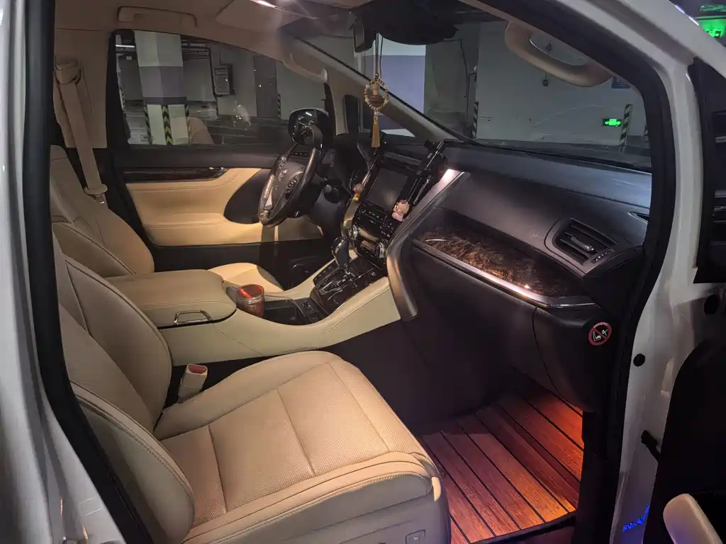 Toyota Alphard 2019 — фото 8